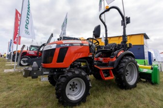 Колесный трактор TAFE 6022 4WD без кабины