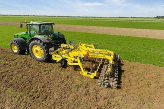 Долотообразный плуг Bednar TERRALAND TN 4000 PROFI D7R