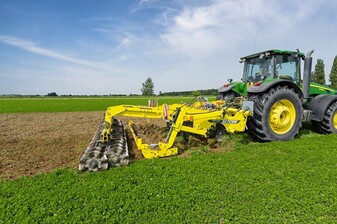 Долотообразный плуг Bednar TERRALAND TN 3000 PROFI D7R