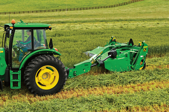 Прицепная косилка-плющилка с боковым креплением дышла John Deere 635
