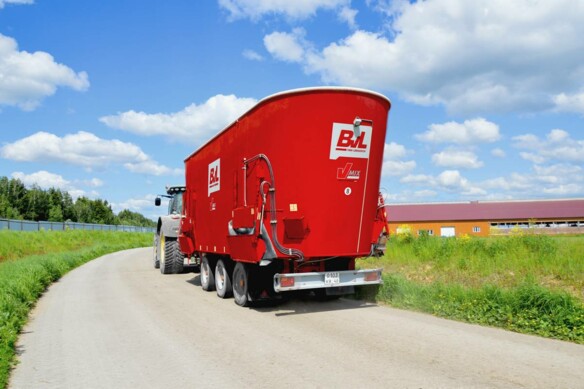 Кормосмеситель BvL V-Mix Plus 24-2S 