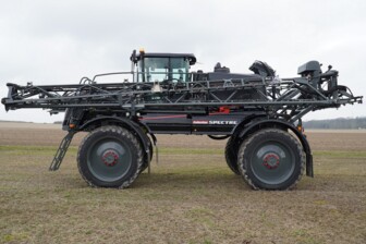 Самоходный опрыскиватель Berthoud Spectre BRUIN 4200